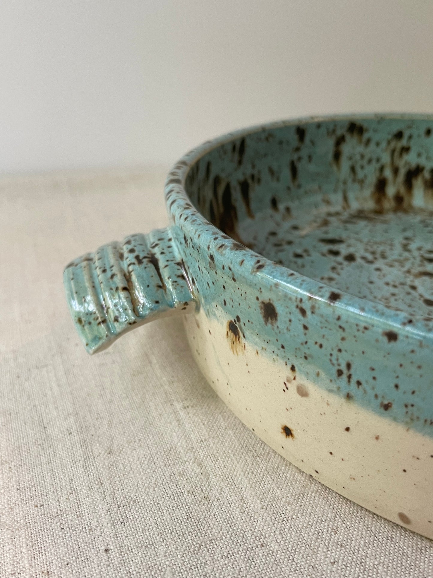 Cerulean Speckled Round Casserole