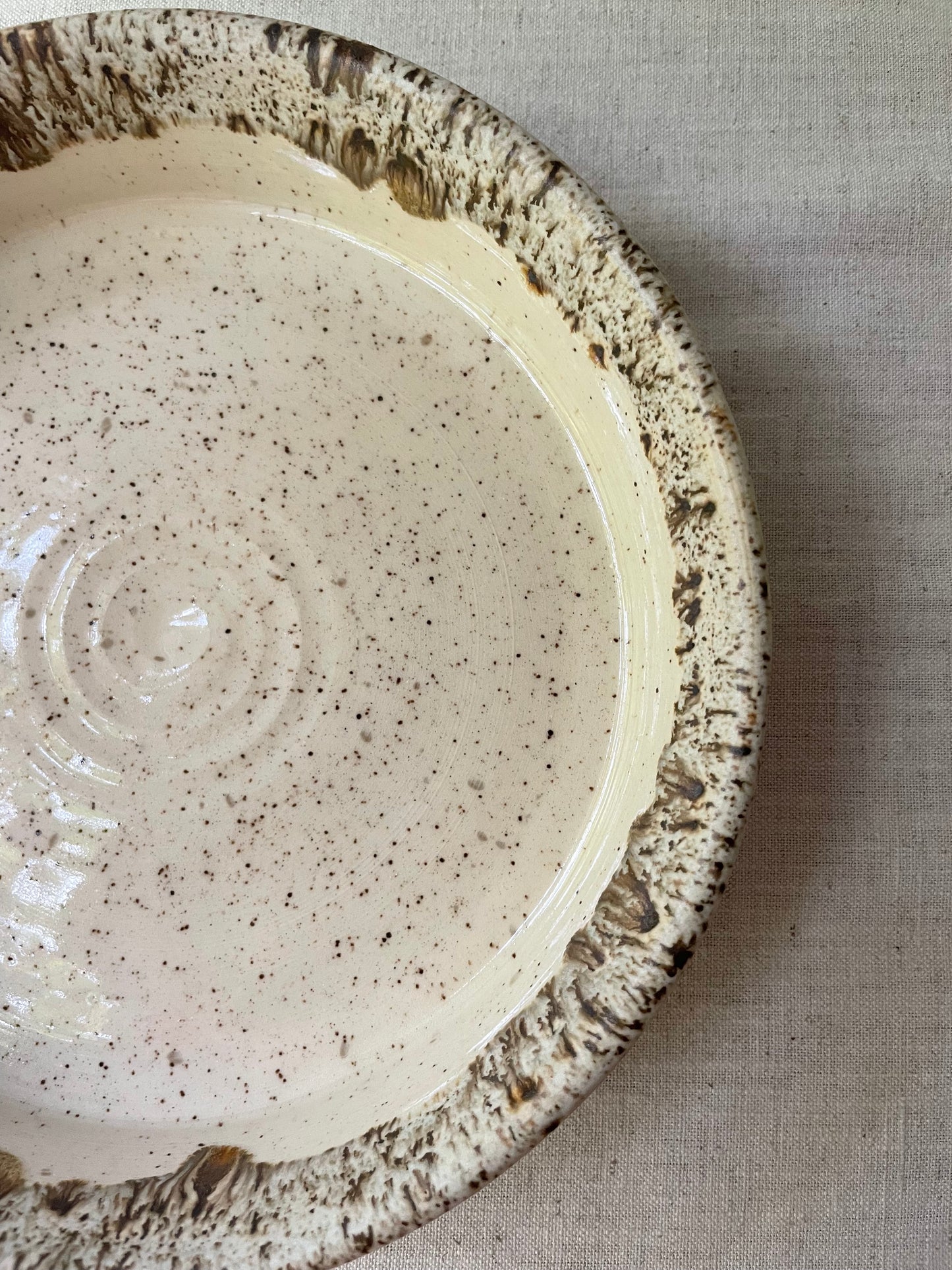 Birch Speckled Round Casserole