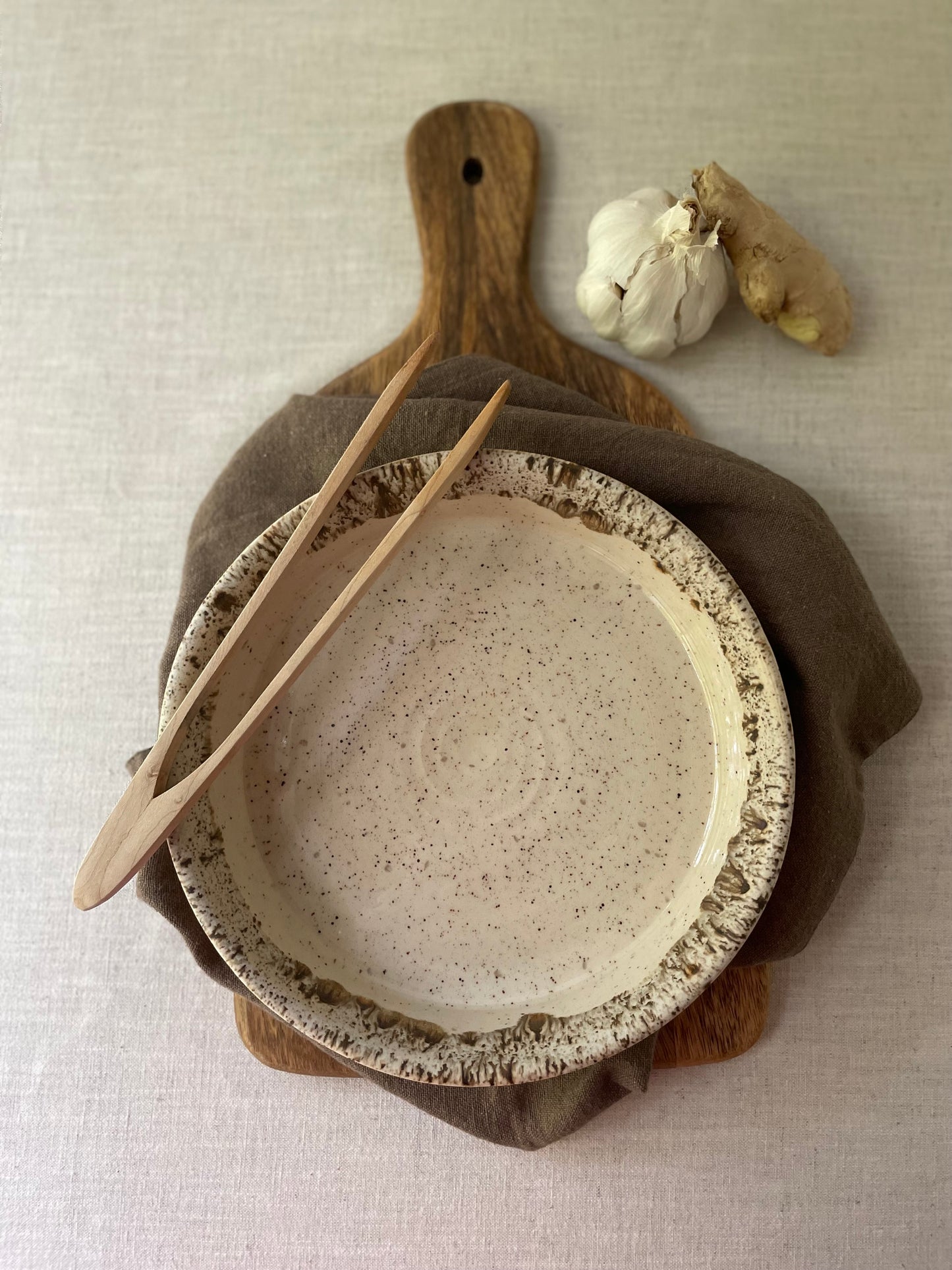 Birch Speckled Round Casserole